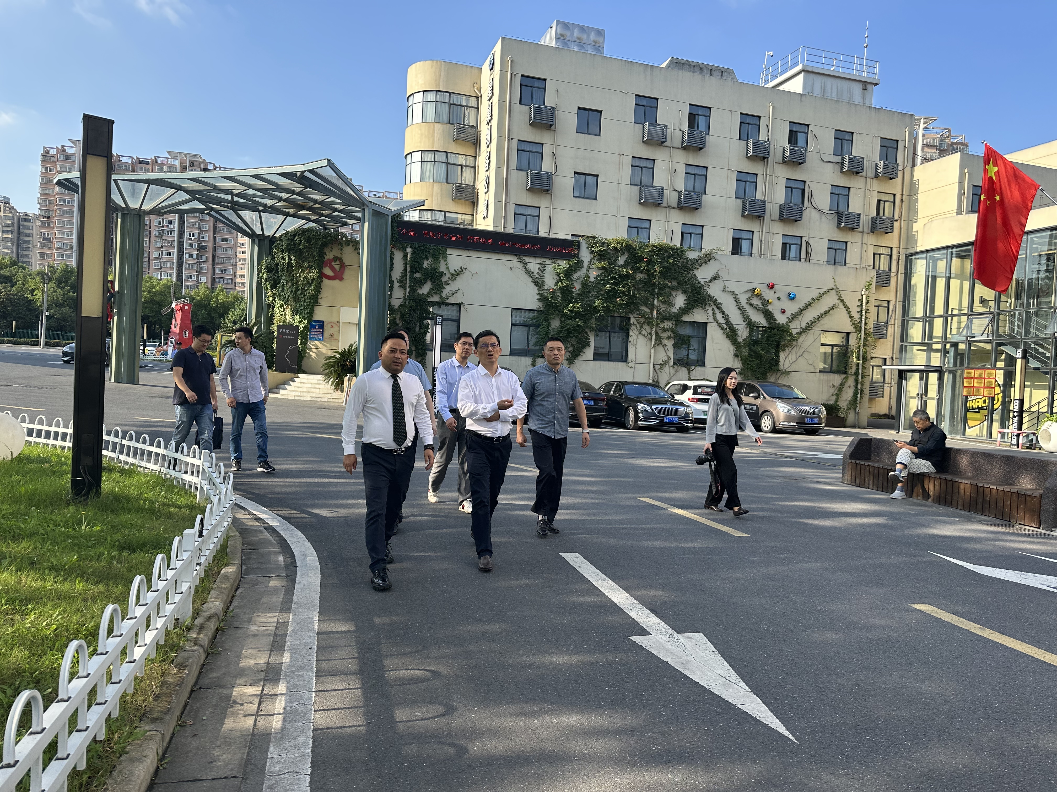   庐阳区委书记高强莅临庐阳j9国际站备用文创园调研
