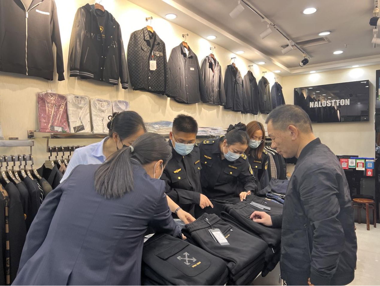 拱墅区市场监督治理局走访钱江商城发展 知识产权；ぷㄏ畈槌卸