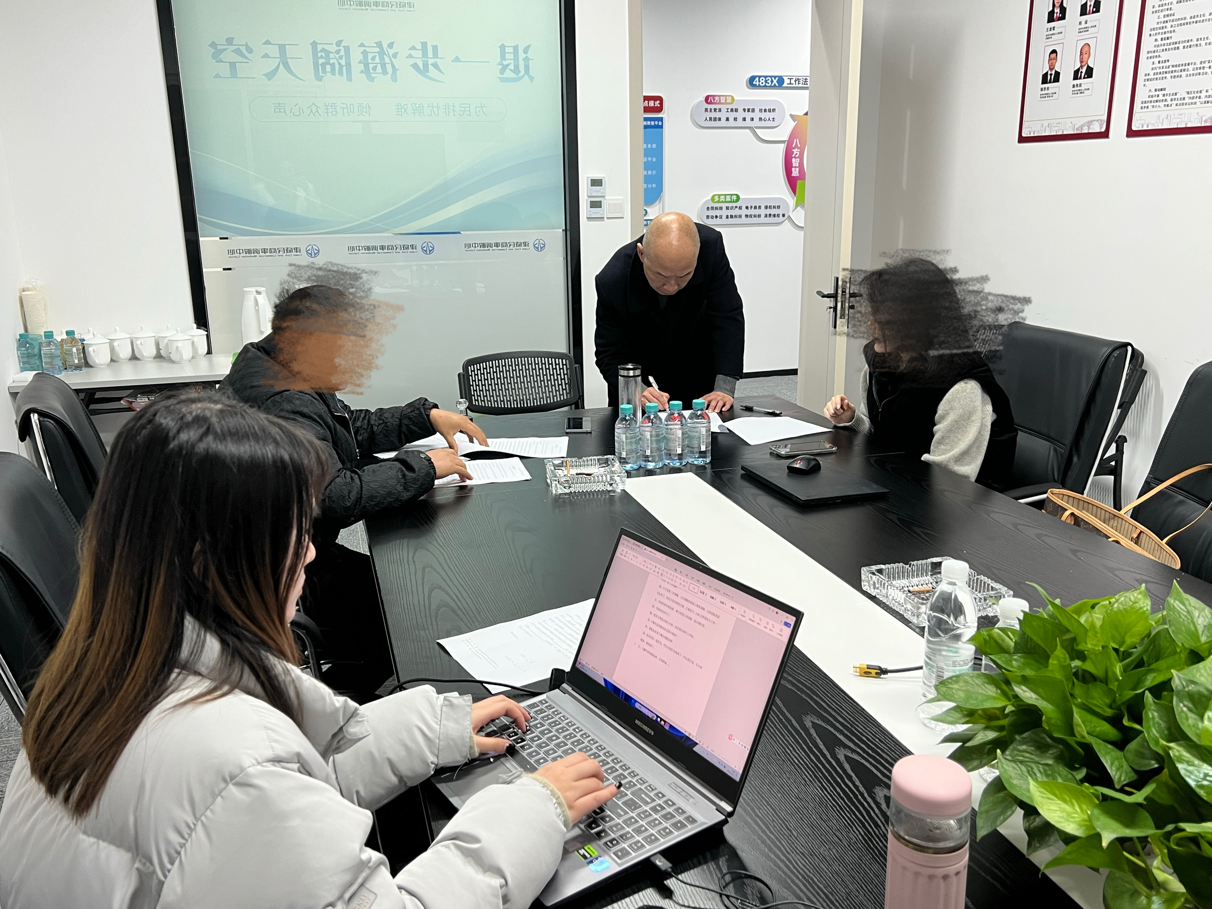 佳节将至不懈怠，高效解纷迎新春