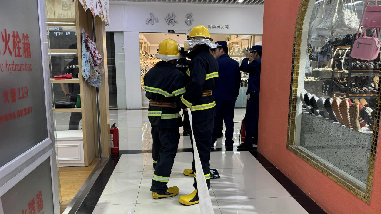 以演促防，钱江商城结合水晶城发展微型消防站拉练