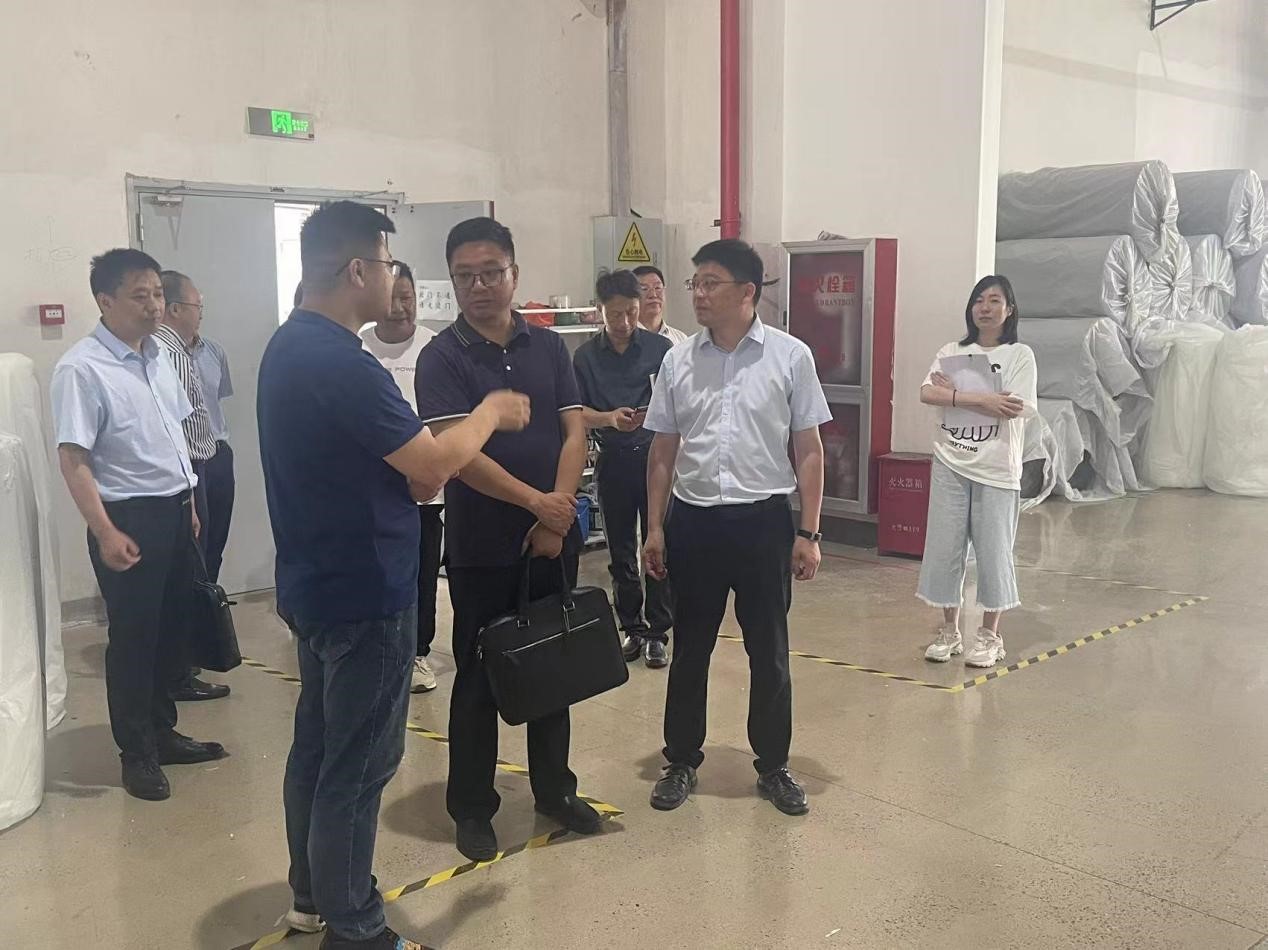 咸宁市人大农委主任张国强一行莅临j9国际站备用新材调查领导
