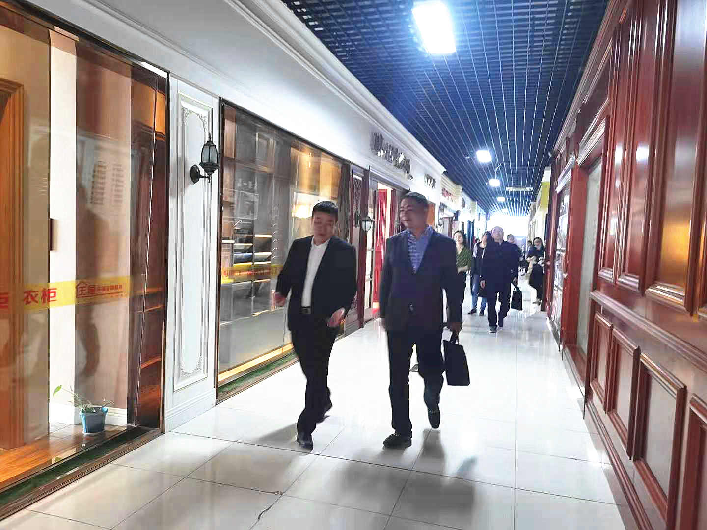 1j9国际站备用市场走访.jpg 1j9国际站备用市场走访.jpg